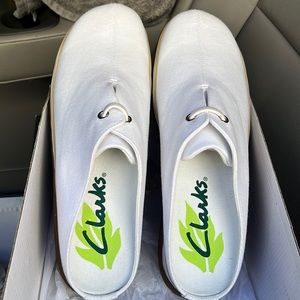 Clarks Womens Size 8M White Canvas Slip On Mule Sneakers